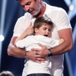 Simon Cowell was moved to tears! The boy’s performance was so powerful that Simon was speechless. He even went up on stage to give the boy a heartfelt hug. ❤️