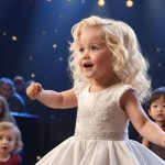 When This 4-Year-Old Girl Started Signing A 40-Year-Old Song, The Entire Crowd Gasped